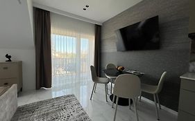 Astra Lux Apartments